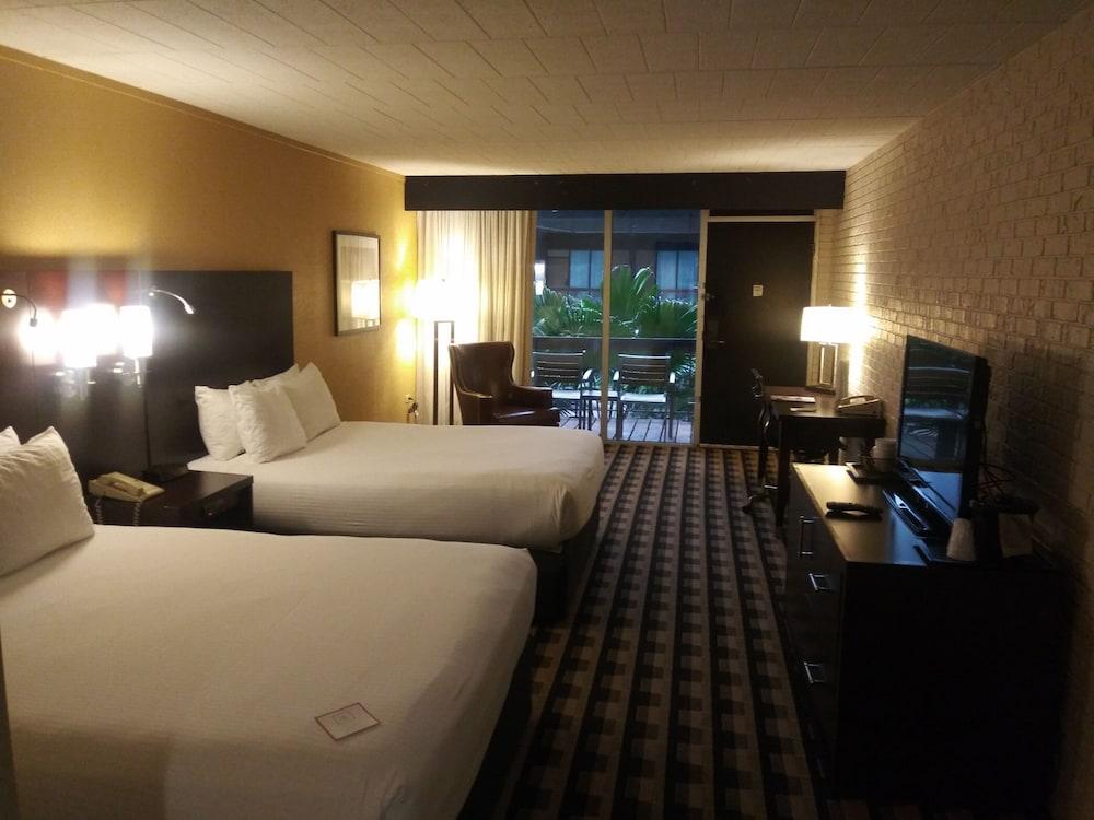 M Hotel Buffalo Cheektowaga Exterior photo